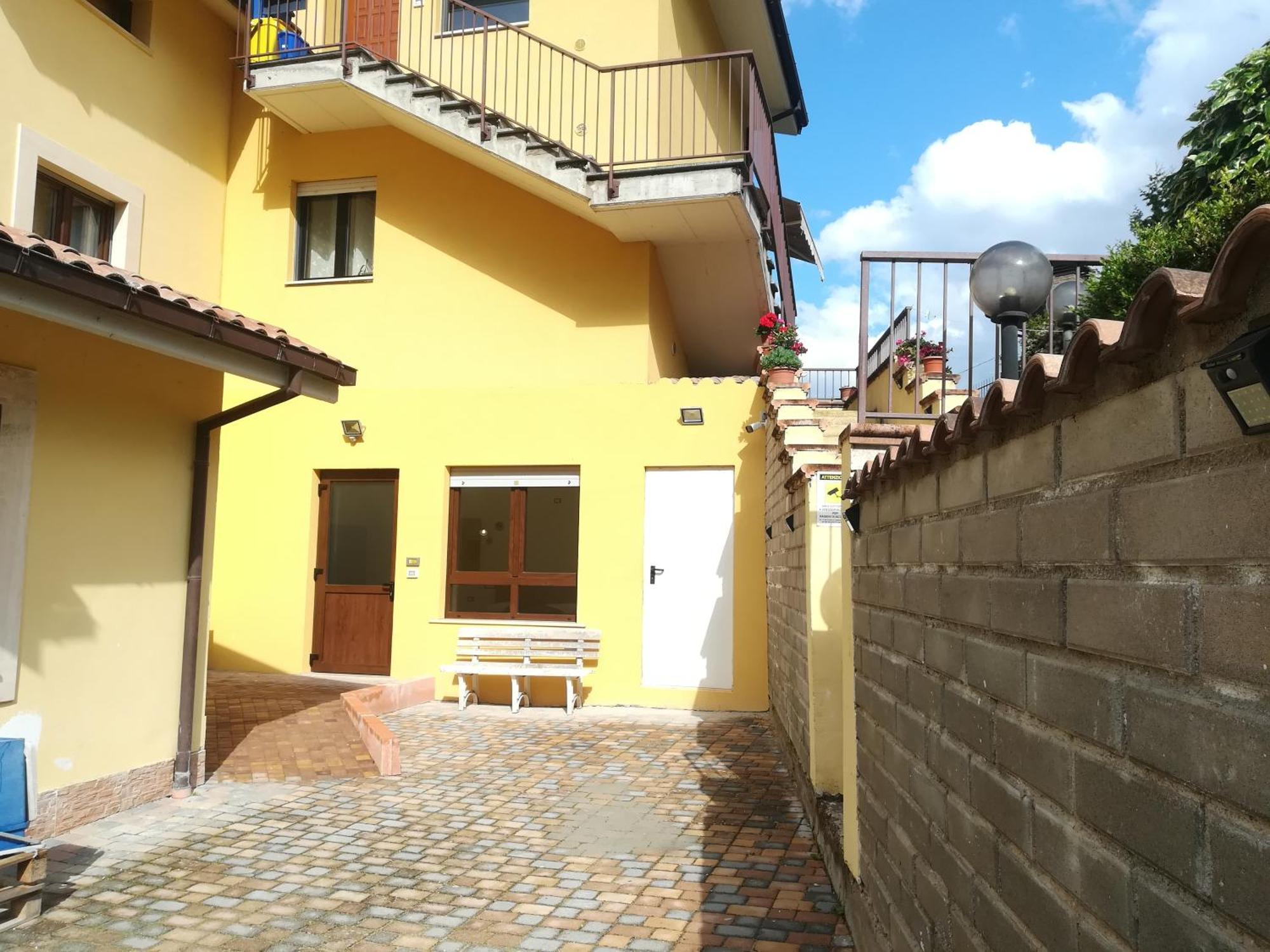 Complesso Turistico Aurora - Camere B&B Poggio Picenze Екстериор снимка